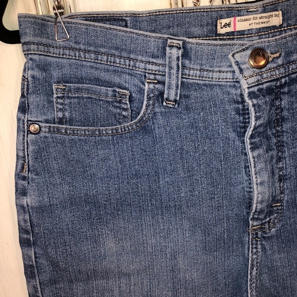 Lee Classic Fit Straight Leg At The Waist Light Medium Wash Jeans Size 10P - Picture 4 of 11